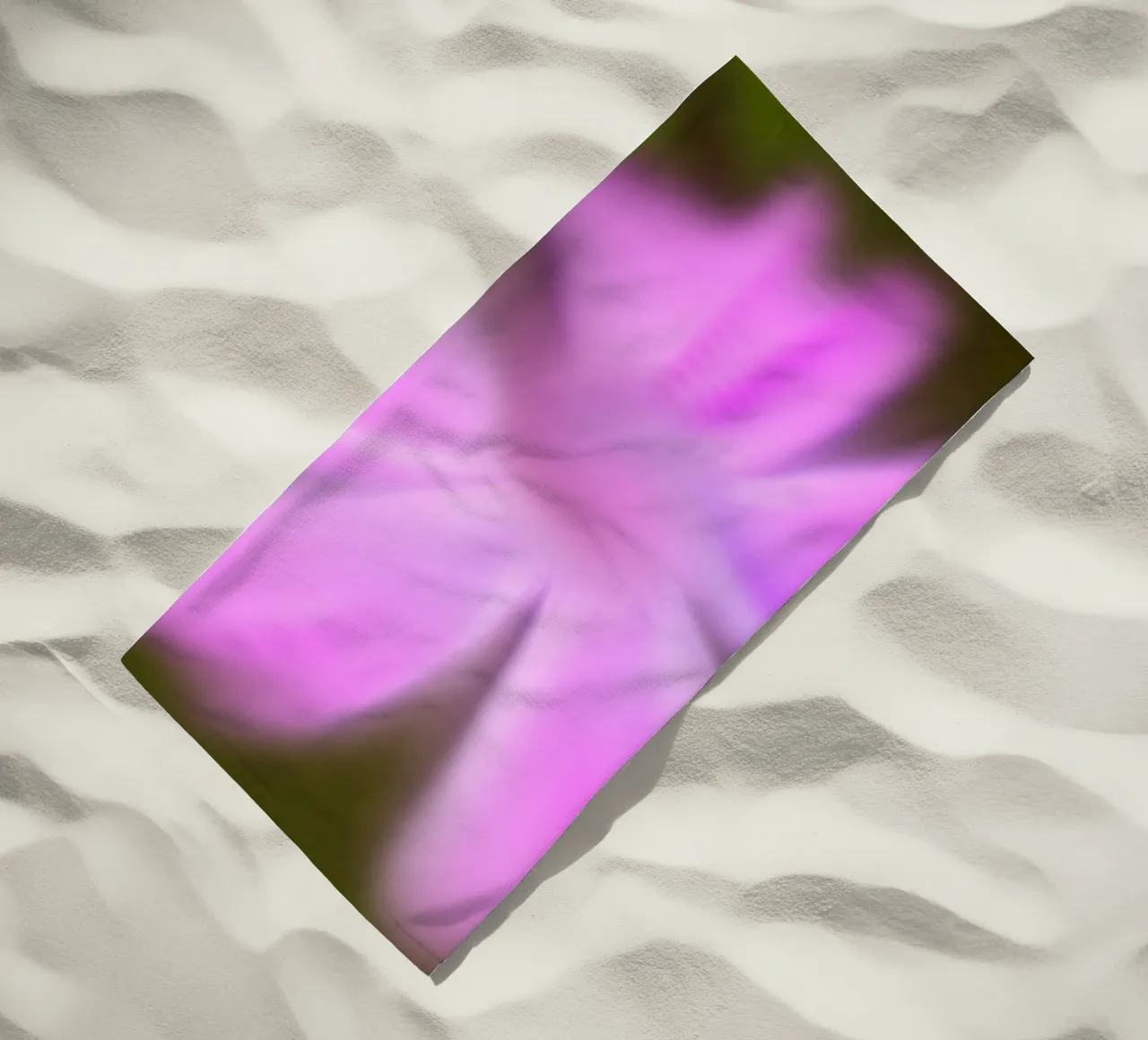 Fiore viola, simile all'acquerello telo mare da Something for you