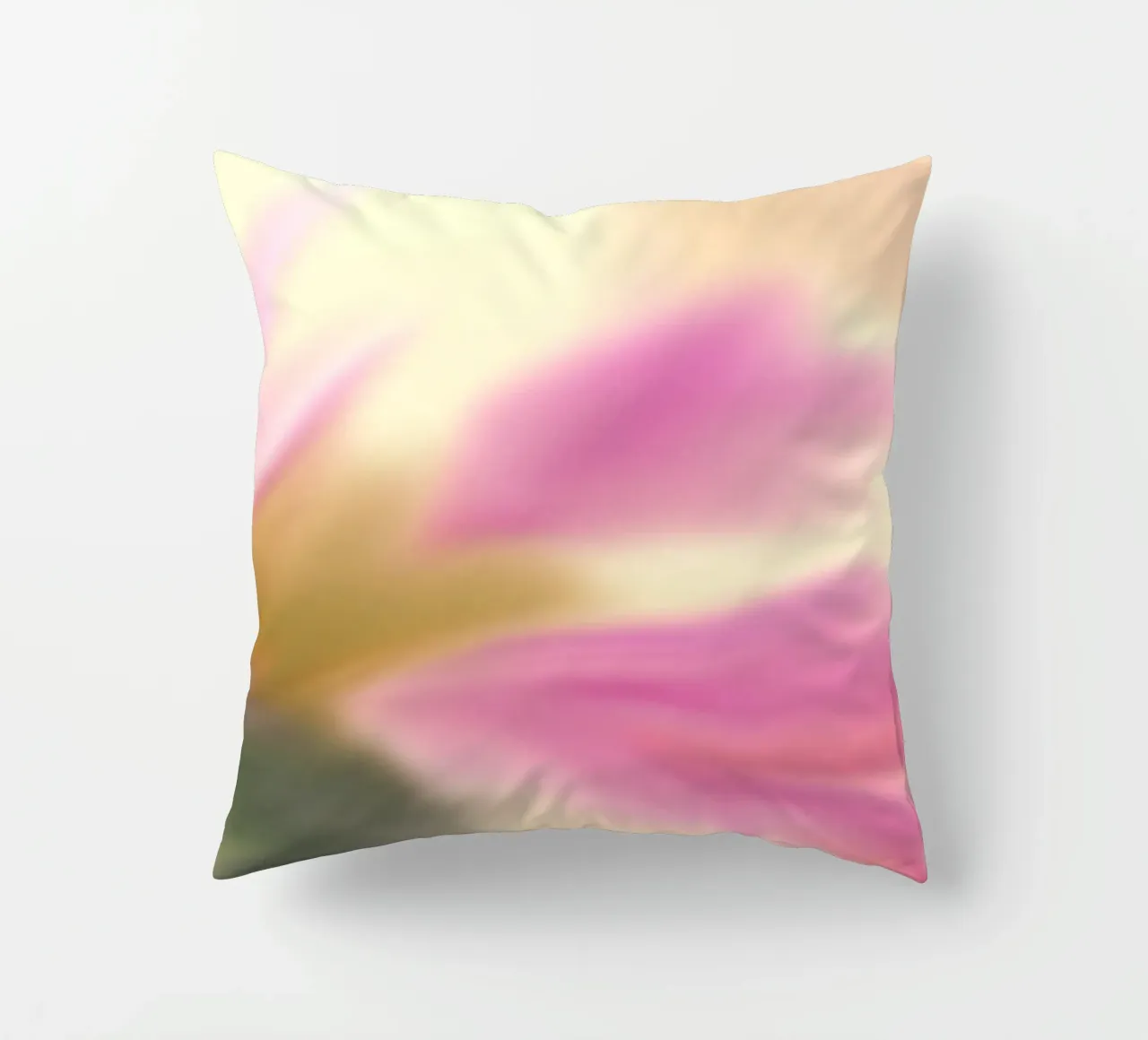 Fiore rosa sfocato, simile all'acquerello cuscino da Something for you