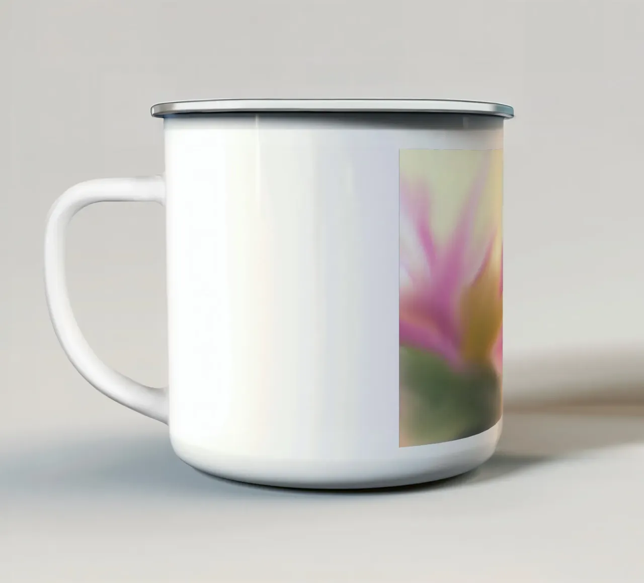 Fiore rosa sfocato, simile all'acquerello tazza in smalto da Something for you