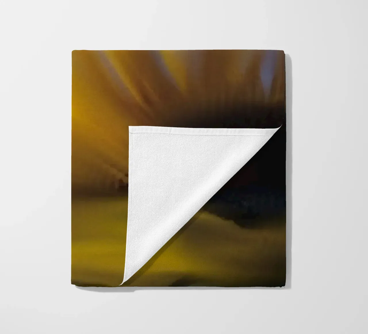 Girasole sfocato, simile all'acquerello telo mare da Something for you