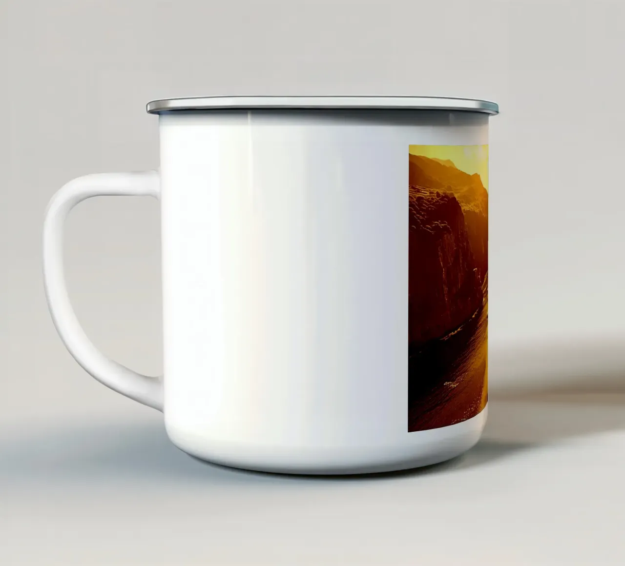 WAS FÜR EINE WUNDERBARE AUSSICHT! Gold Emaille Tasse von Thierry vobmann photography