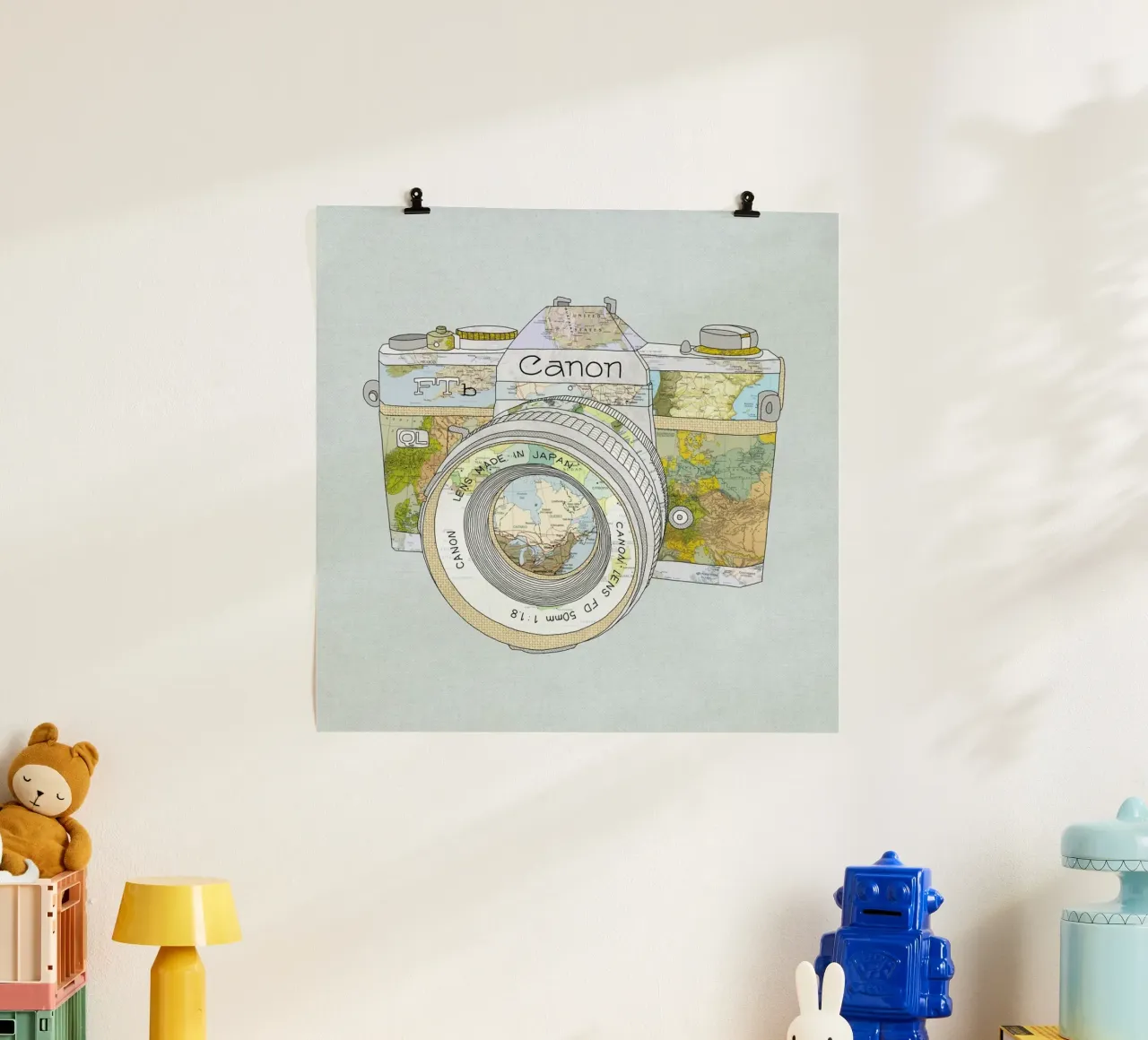 Travel Camera poster con telaio in plastica da Bianca Green
