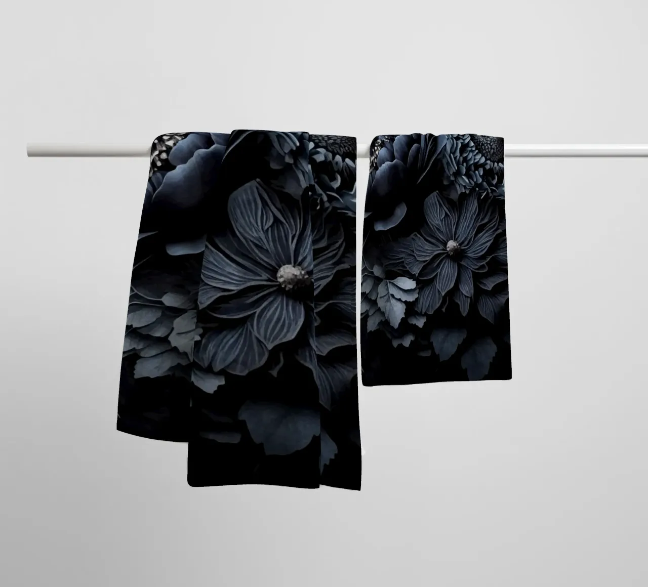 Renaissance Vibes Azul acero Moody Flores opulentas toalla de baño de Andrea Haase Floral Passion