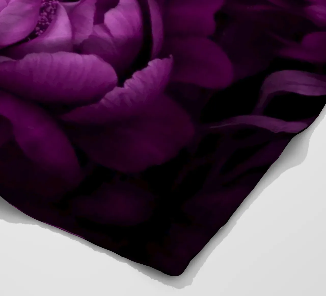 Fiori di mezzanotte Vibrazioni vittoriane viola coperta in pile da Andrea Haase Floral Passion
