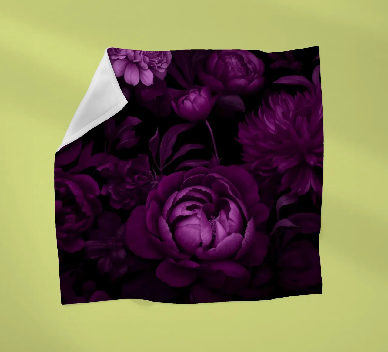 Fiori di mezzanotte Vibrazioni vittoriane viola coperta in pile da Andrea Haase Floral Passion