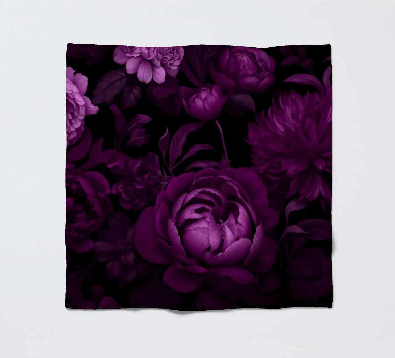 Fiori di mezzanotte Vibrazioni vittoriane viola coperta in pile da Andrea Haase Floral Passion