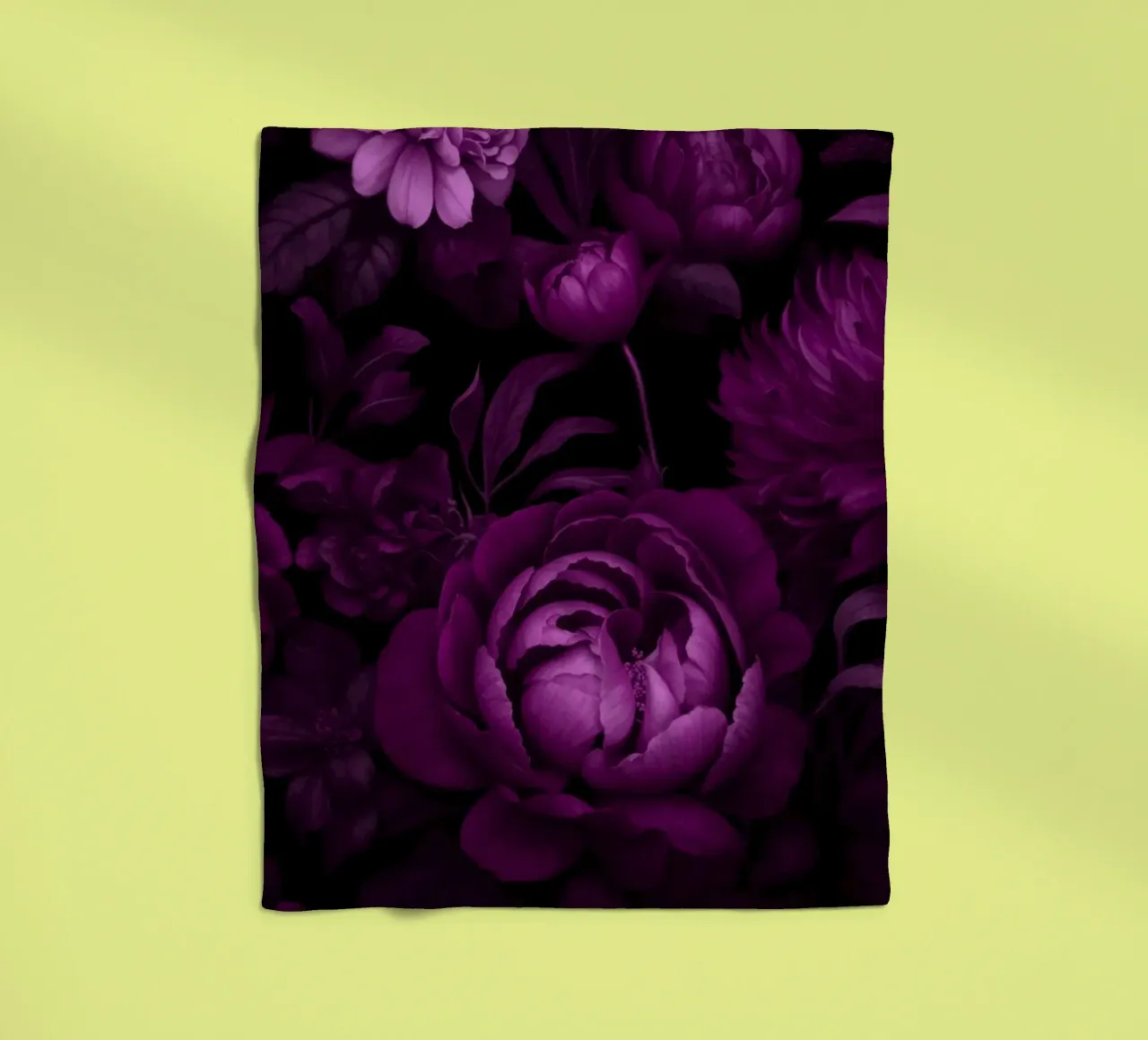 Fiori di mezzanotte Vibrazioni vittoriane viola coperta in pile da Andrea Haase Floral Passion