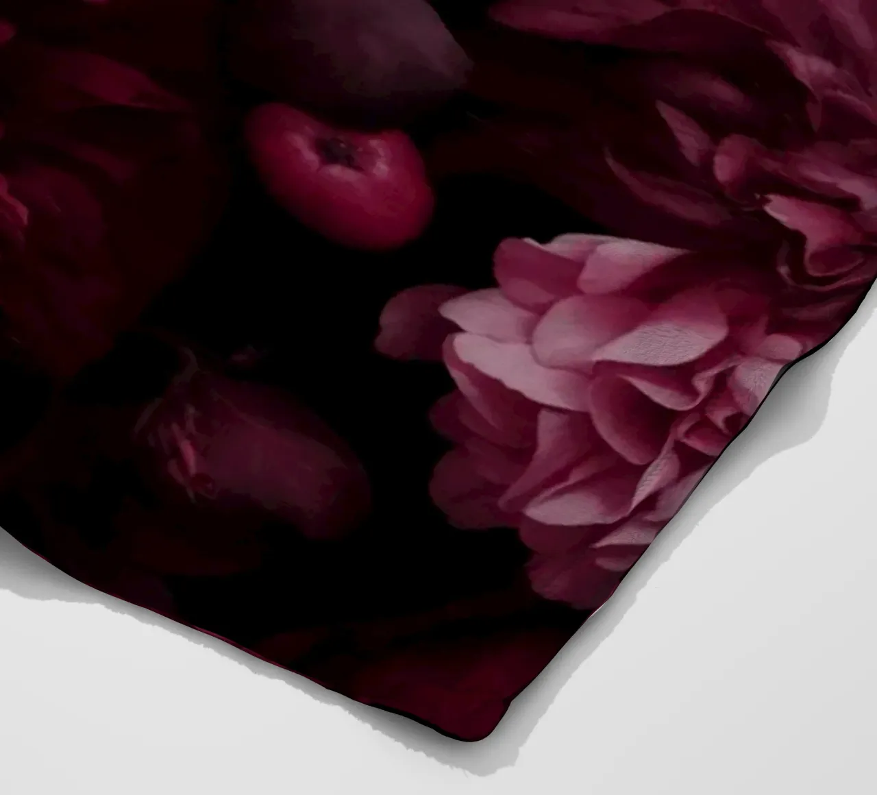 Grandezza vittoriana Fiori grandi rosso borgogna coperta in pile da Andrea Haase Floral Passion