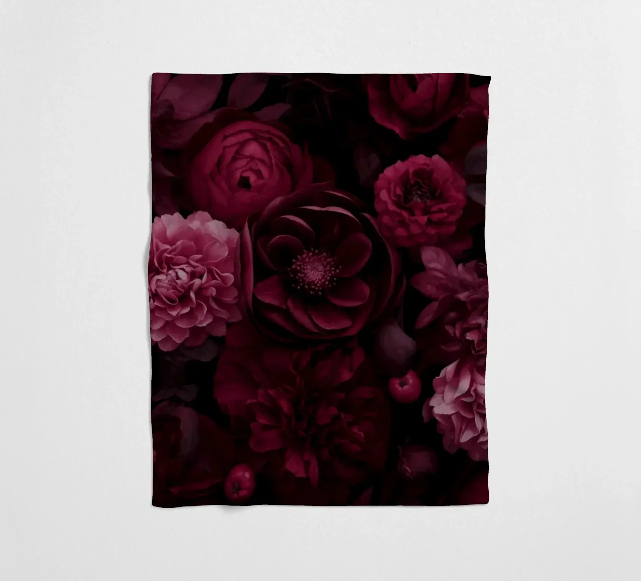 Grandezza vittoriana Fiori grandi rosso borgogna coperta in pile da Andrea Haase Floral Passion