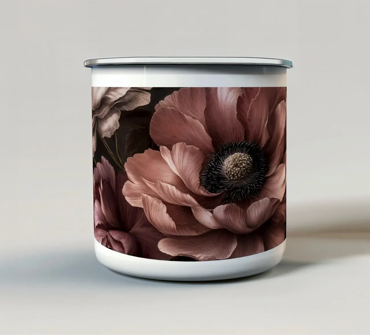 Fiori vittoriani d'epoca a mezzanotte tazza in smalto da Andrea Haase Vintage World