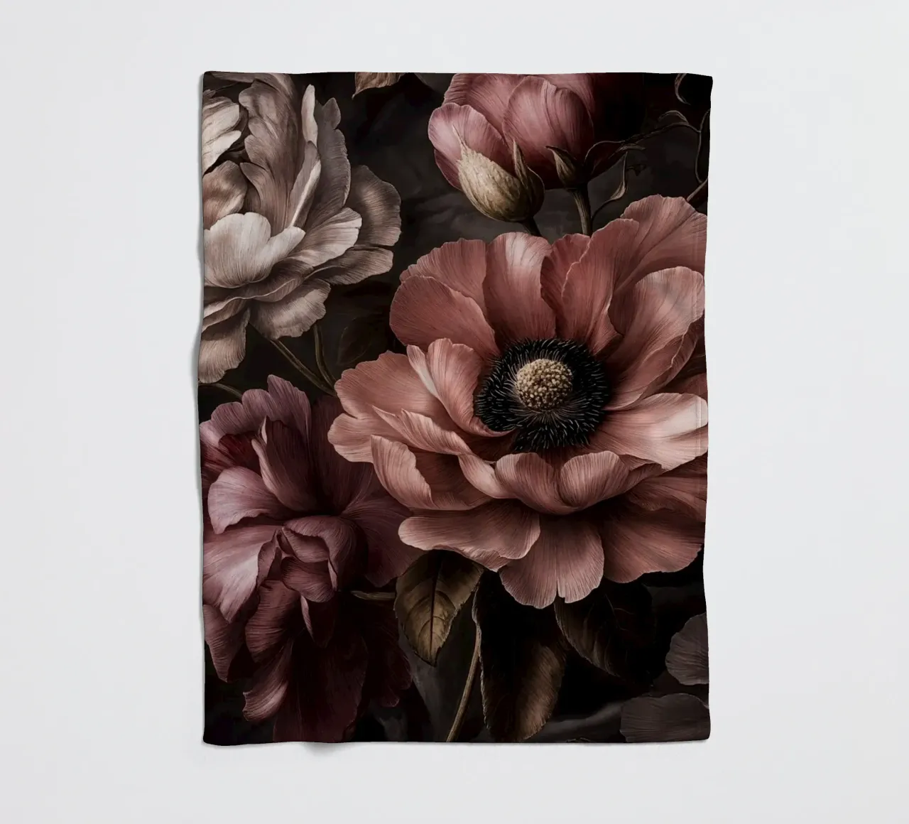 Fiori vittoriani d'epoca a mezzanotte coperta in pile da Andrea Haase Vintage World