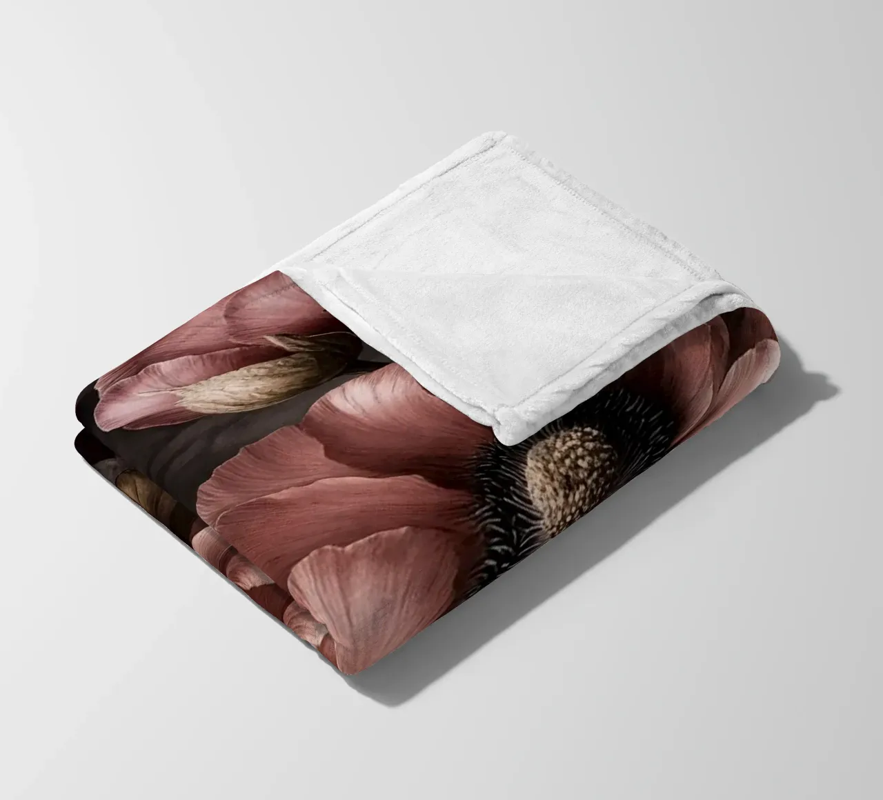 Fiori vittoriani d'epoca a mezzanotte coperta in pile da Andrea Haase Vintage World