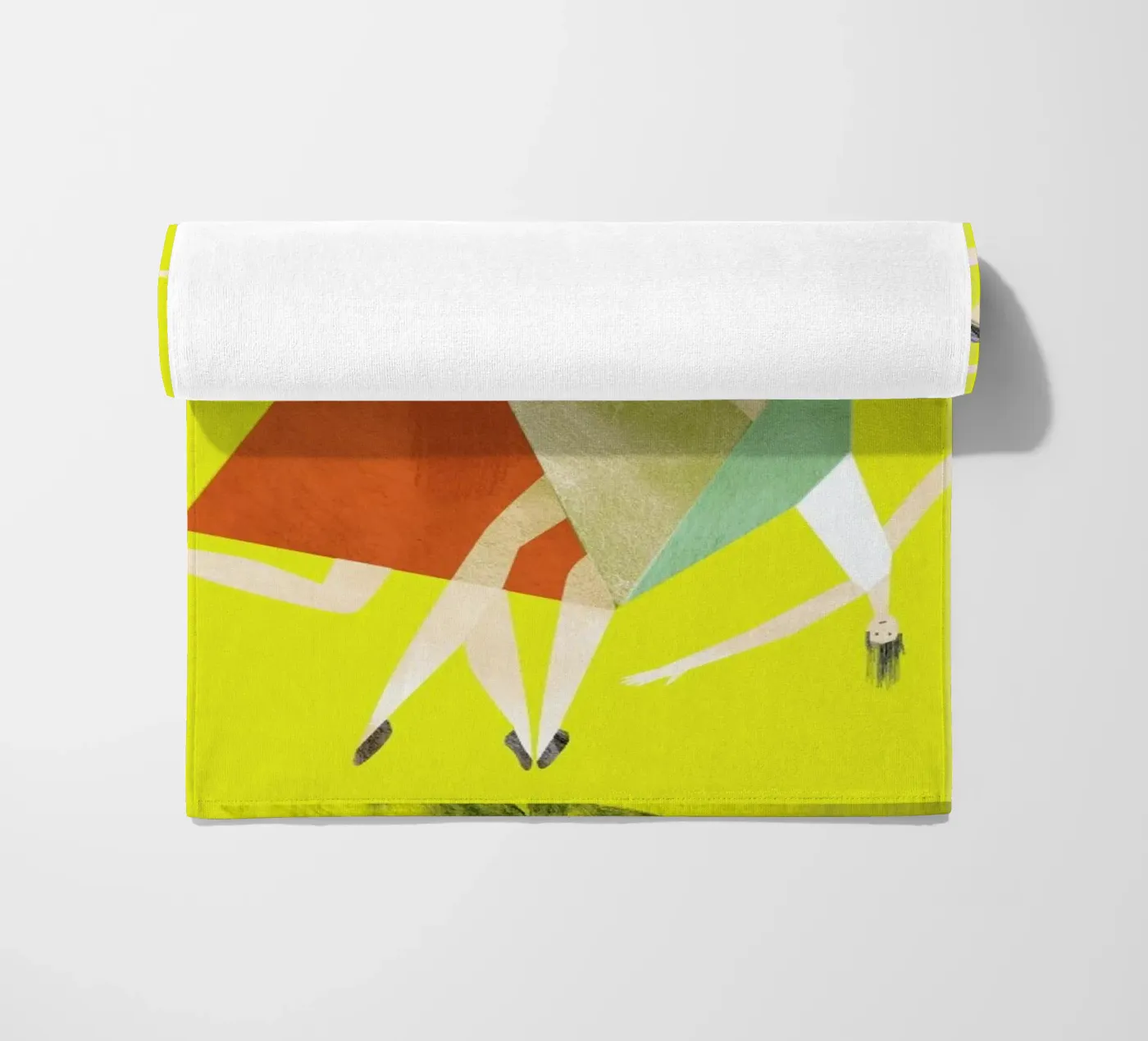 Dancing Yellow Strandtuch von Monika Aichele