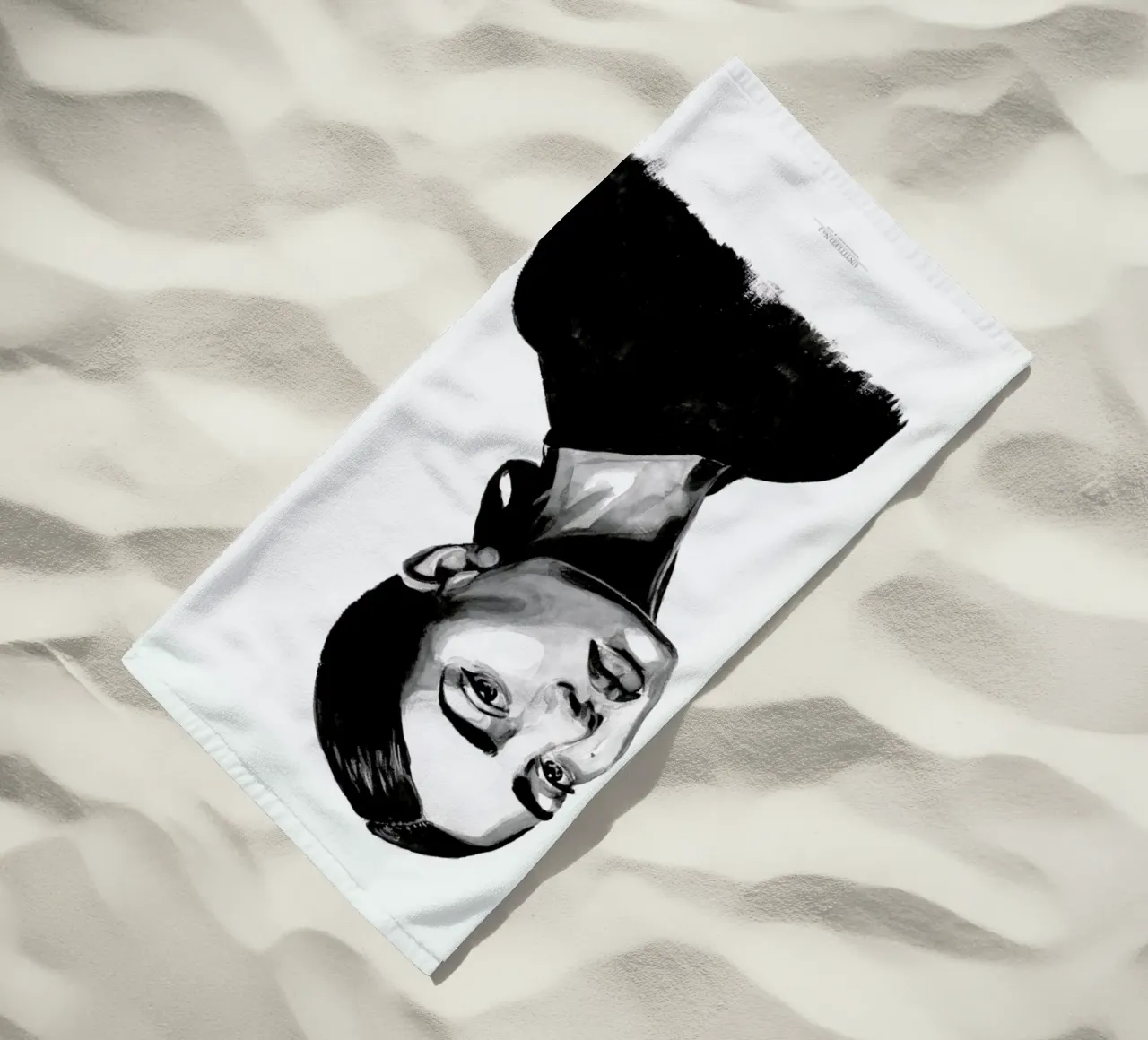 Untitled 2 toalla de playa de Mathilde Olsen