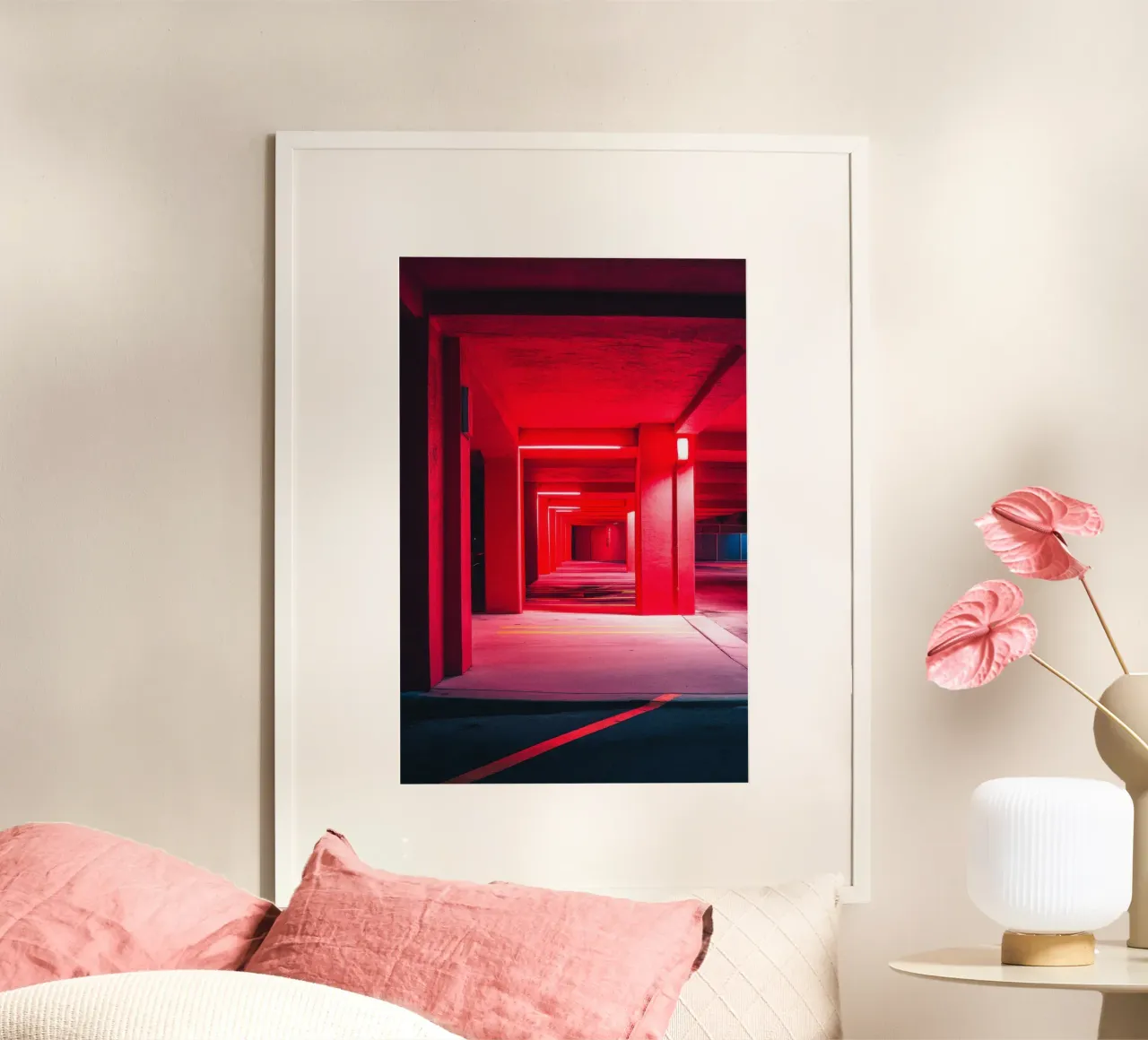 Prospettiva rossa: l'anima di Miami poster con telaio in plastica da By Night