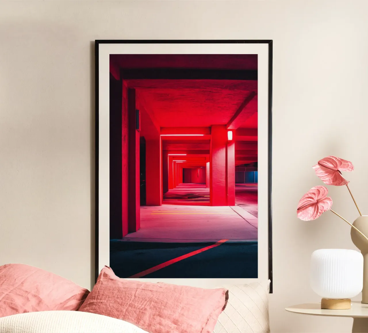 Prospettiva rossa: l'anima di Miami poster con telaio in plastica da By Night