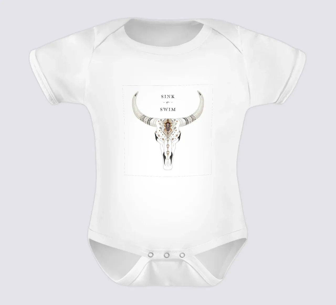 "Affondare o nuotare" Bisonte del deserto, teschio animale con motivo Boho body neonato maniche corte da This Wild Soul - Illustration