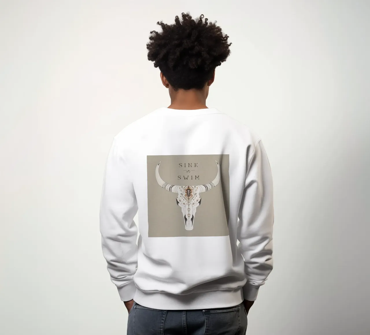 Sink or Swim Joshua Tree Ranch Teschio di bisonte motivo azteco felpa da This Wild Soul - Illustration