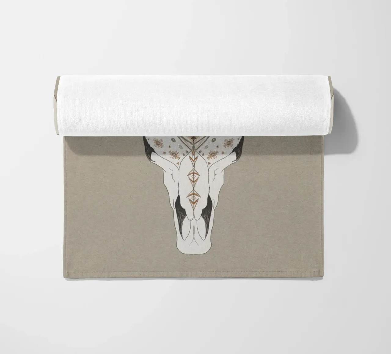 Sink or Swim Joshua Tree Ranch Teschio di bisonte motivo azteco telo mare da This Wild Soul - Illustration