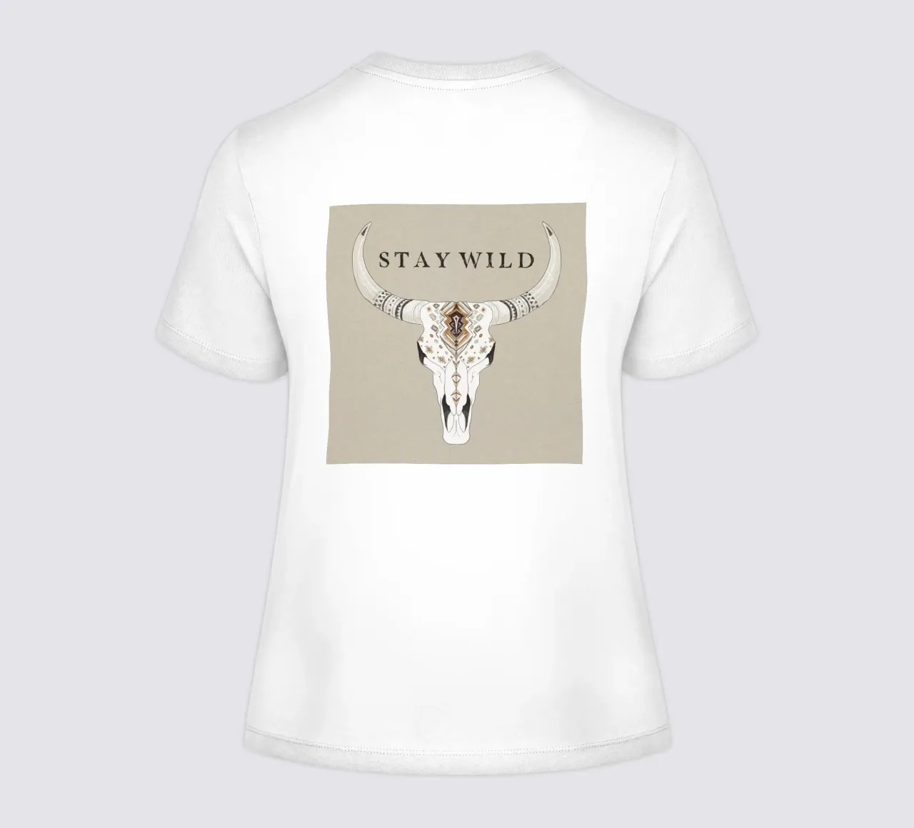 "Stay Wild" Boho Aztec Patterned Bison Skull Desert Vibe t-shirt da donna da This Wild Soul - Illustration