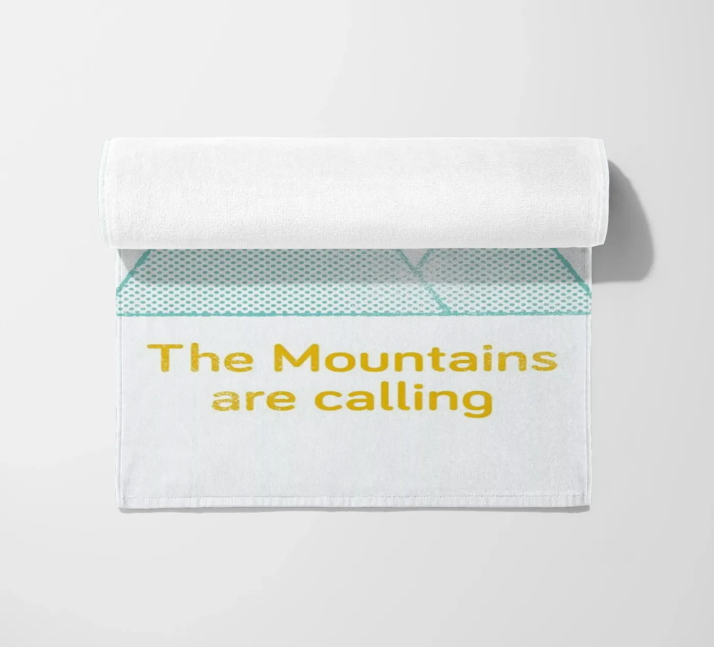 Mountains Strandtuch von Chris Wharton