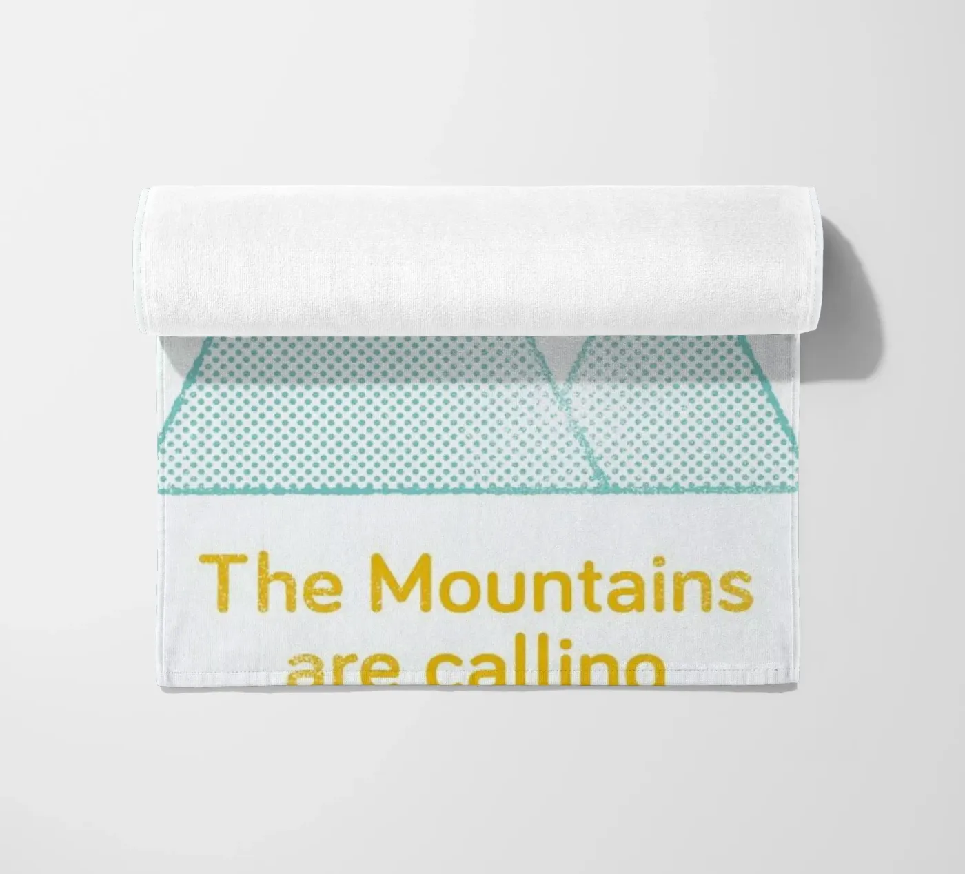 Mountains Strandtuch von Chris Wharton