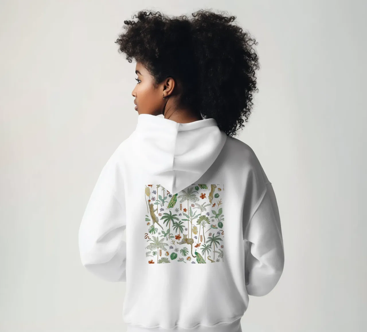Giungla tropicale, giaguaro, pavone, motivo vegetale botanico felpa con cappuccio da This Wild Soul - Illustration