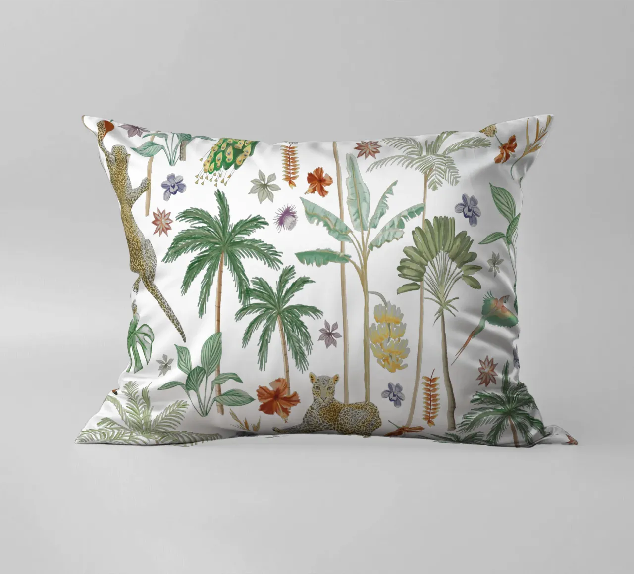 Giungla tropicale, giaguaro, pavone, motivo vegetale botanico cuscino da This Wild Soul - Illustration