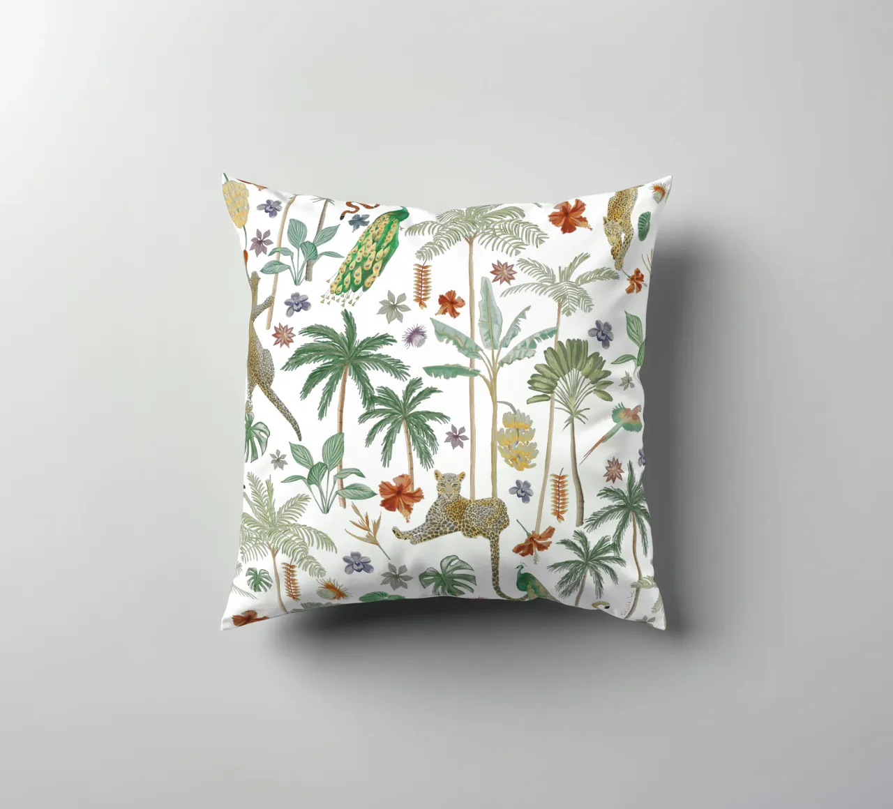 Giungla tropicale, giaguaro, pavone, motivo vegetale botanico cuscino da This Wild Soul - Illustration