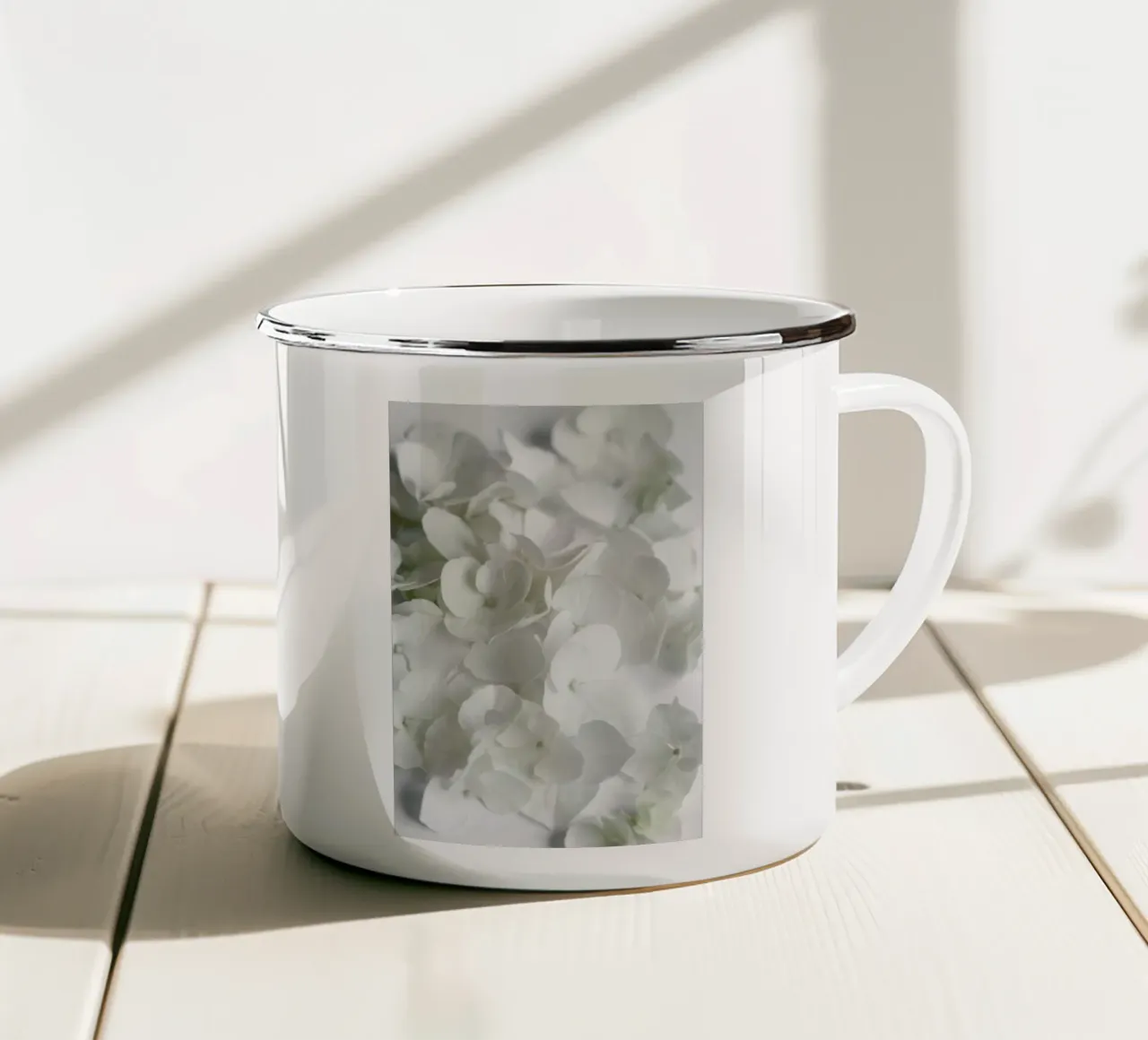 White Beauty tazza in smalto da Studio Nahili