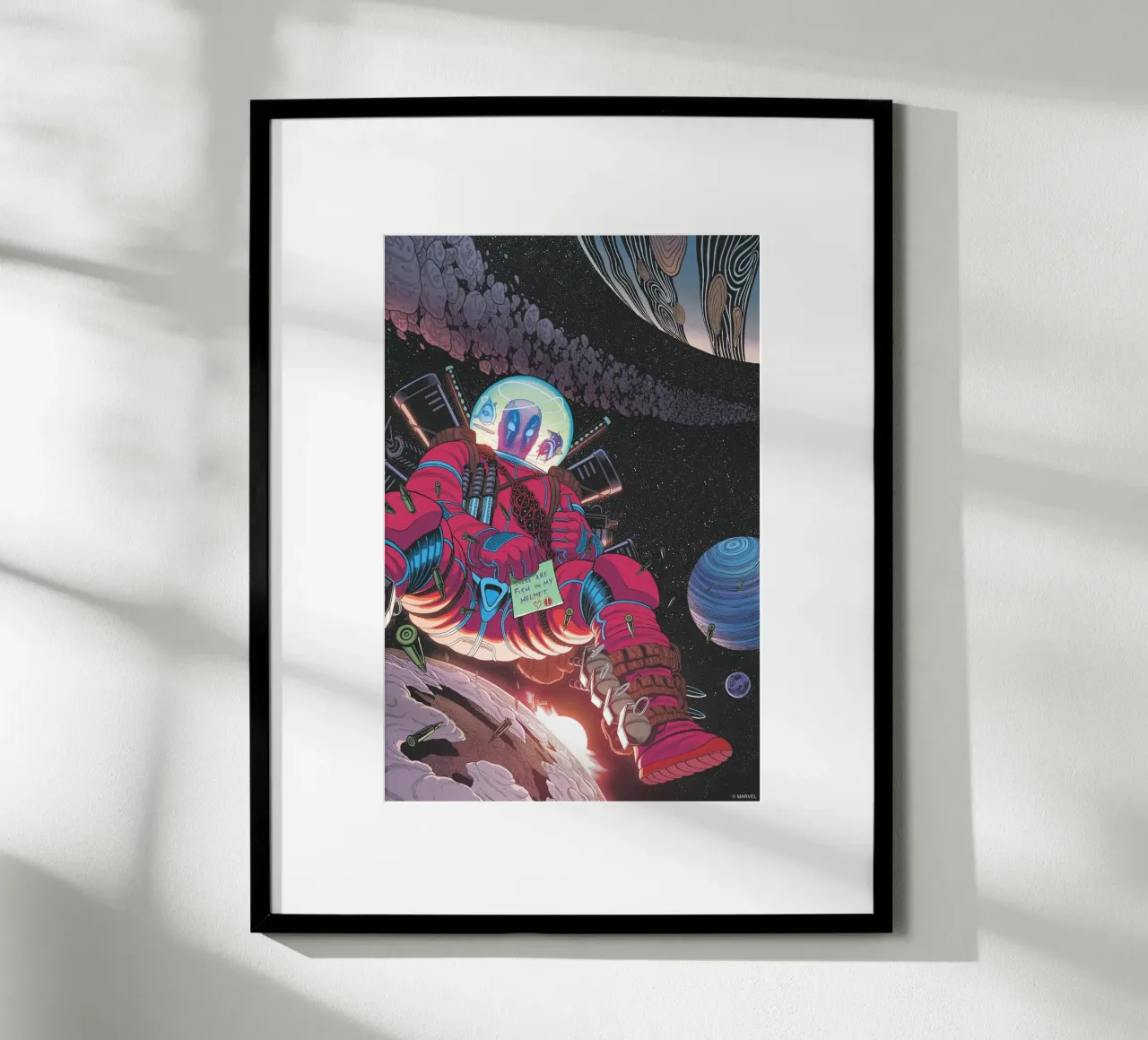 Deadpool – Verloren im Weltraum poster con telaio in legno da MARVEL Designs by JUNIQE
