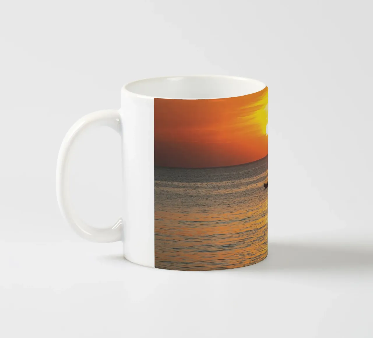 Sunset Boat tazza in ceramica da Dave Hare Photography