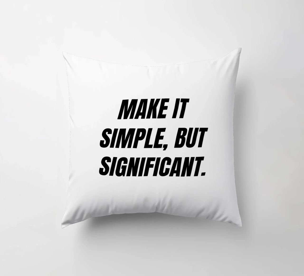 Una citazione semplice ma significativa cuscino da Paigaam Studio