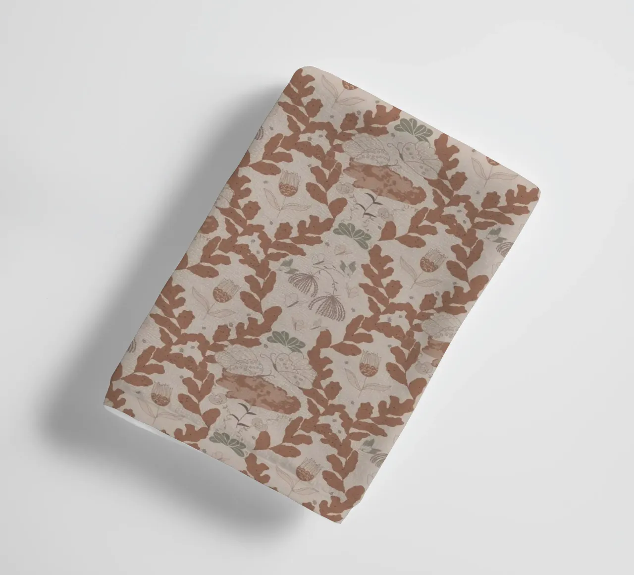 Hovering over a nectar Handtuch von Mandalla Pattern