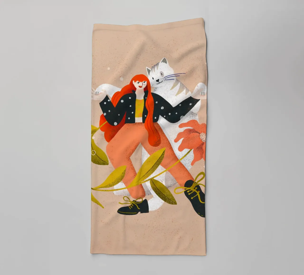 Femme dansant avec un grand chat blanc avec une fleur serviette de bain de Bold & Beautiful