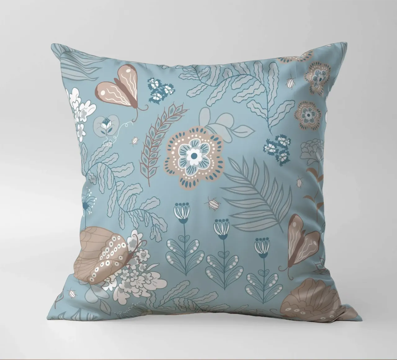 Busy life in the forest - on blue cuscino da Mandalla Pattern