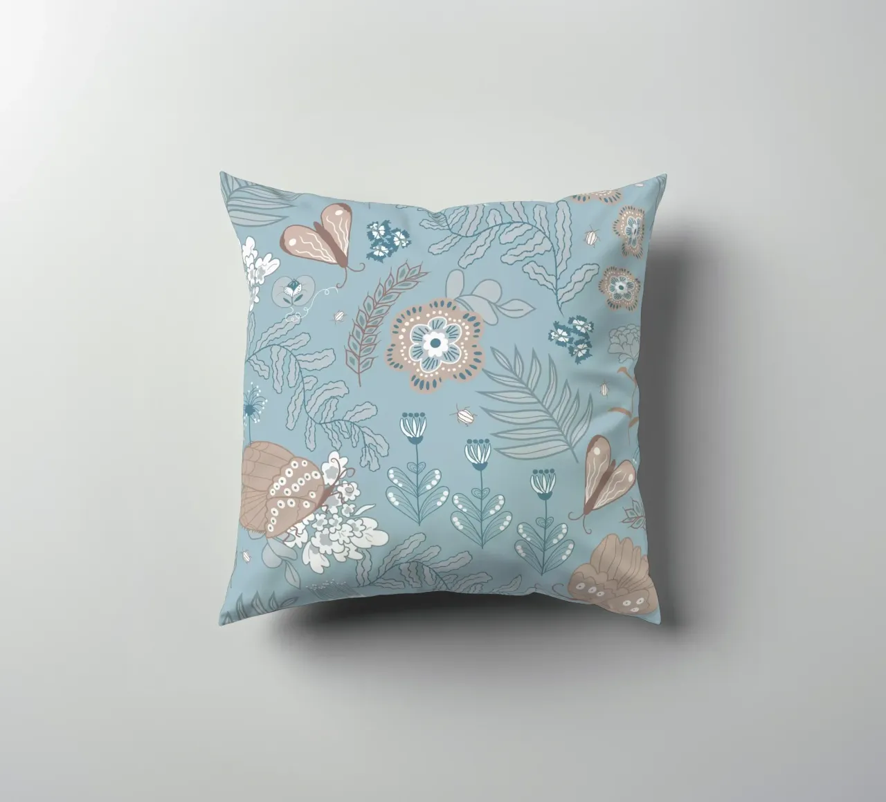 Busy life in the forest - on blue cuscino da Mandalla Pattern