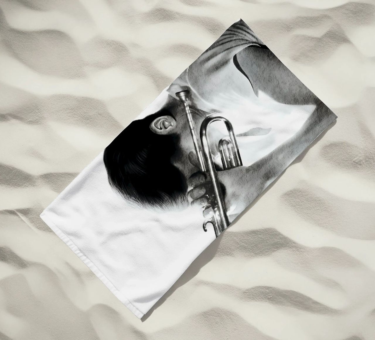 Chet Baker Strandtuch von heiyoum