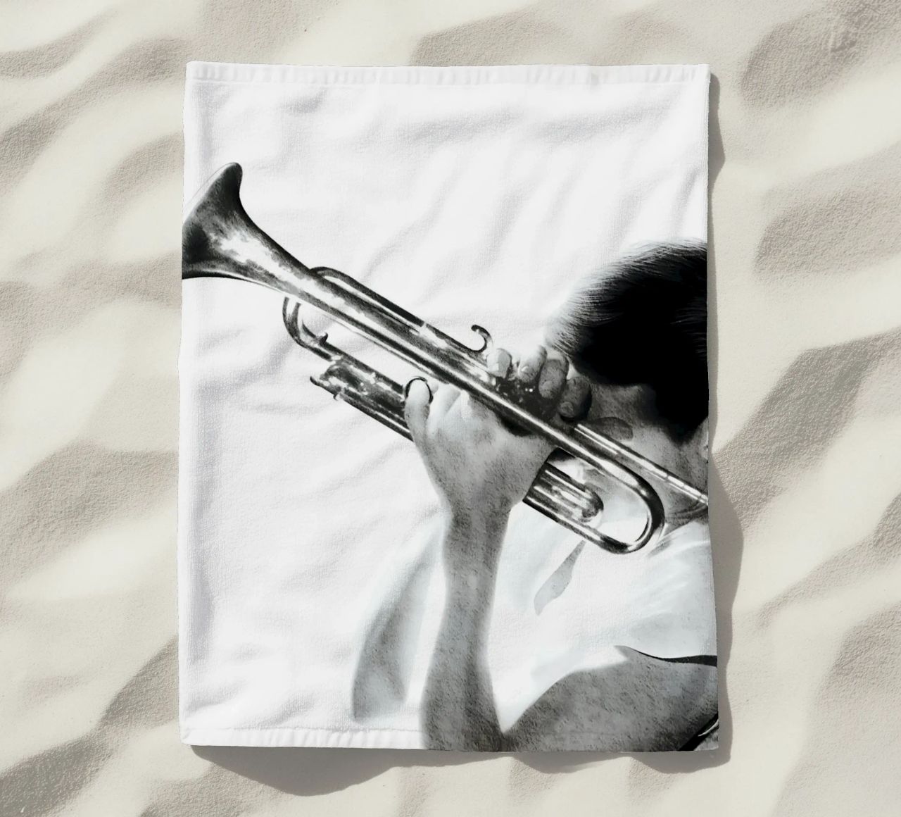 Chet Baker Strandtuch von heiyoum