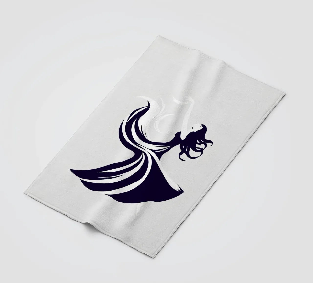 Elegante Tänzerin in fließendem Kleid tanzt Fleecedecke von DesignDoodle