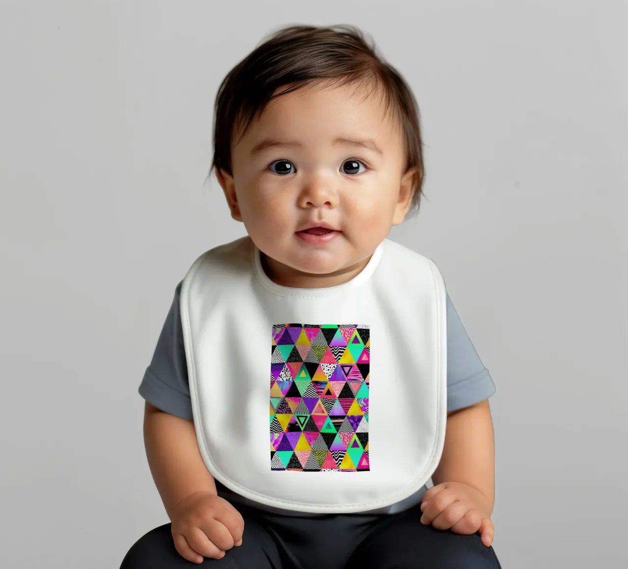 Quirky Triangles bavaglino da Elisabeth Fredriksson
