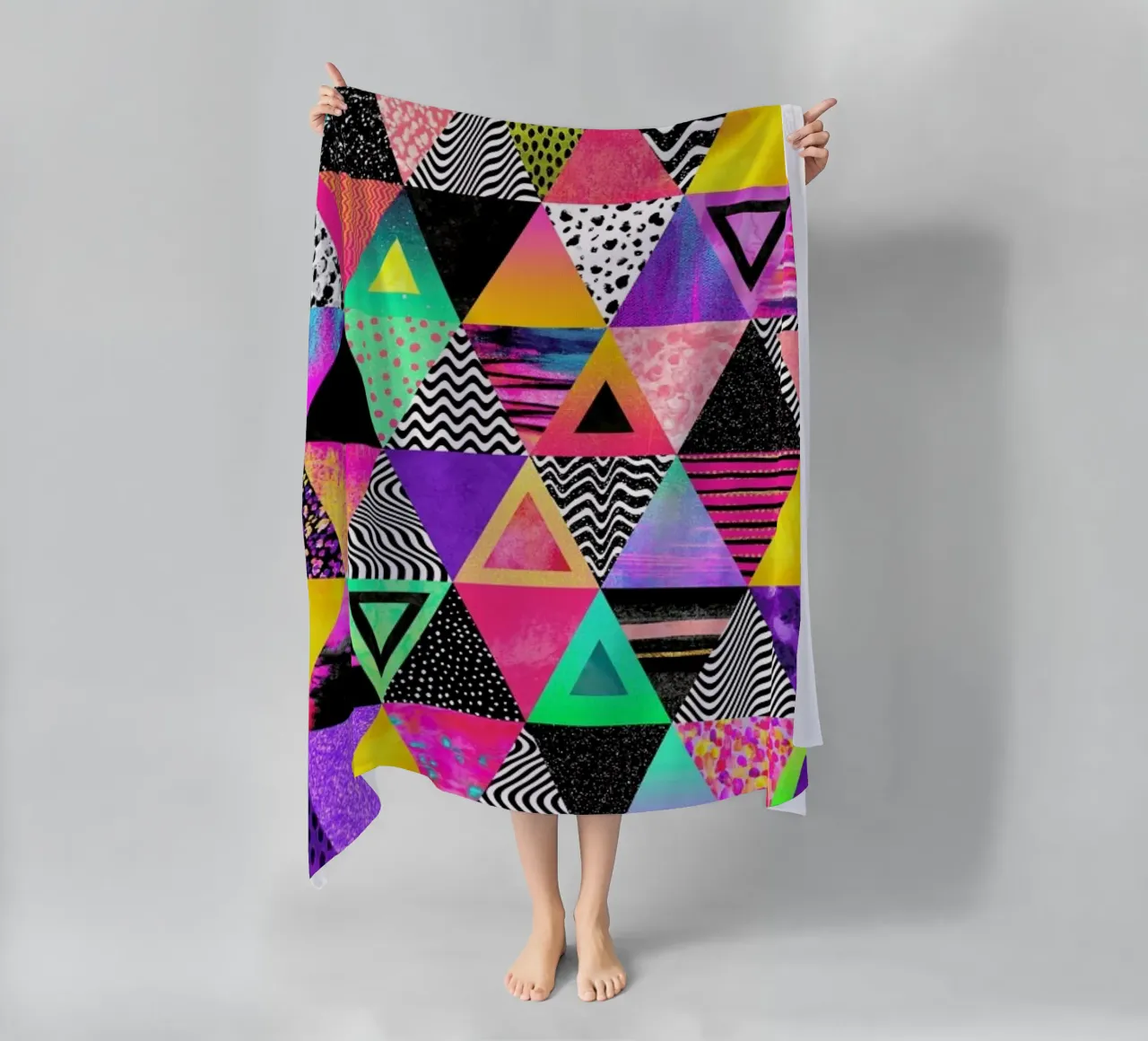 Quirky Triangles telo mare da Elisabeth Fredriksson