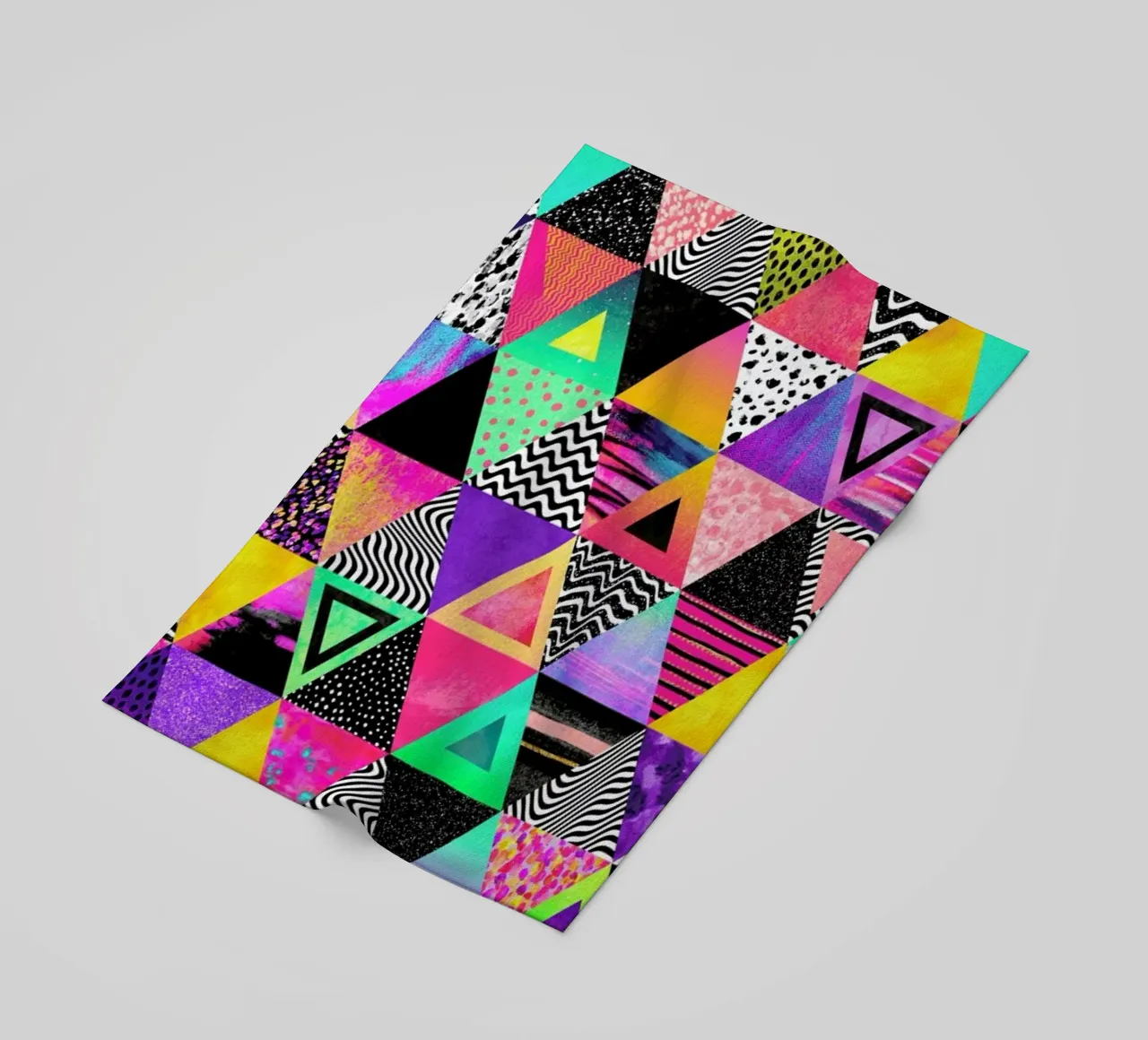 Quirky Triangles telo mare da Elisabeth Fredriksson