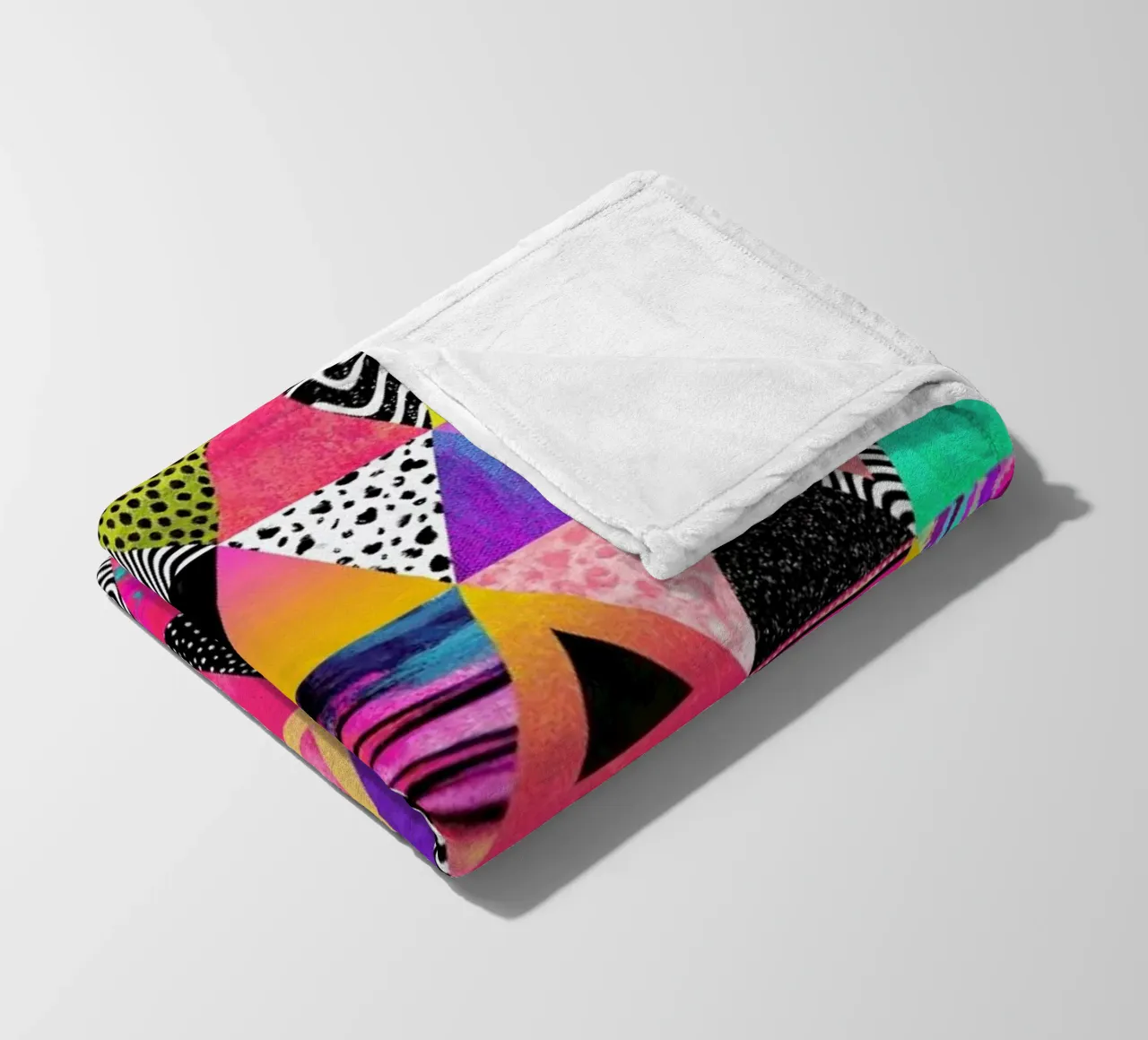 Quirky Triangles coperta in pile da Elisabeth Fredriksson