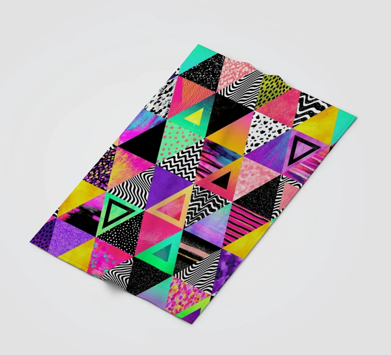 Quirky Triangles coperta in pile da Elisabeth Fredriksson