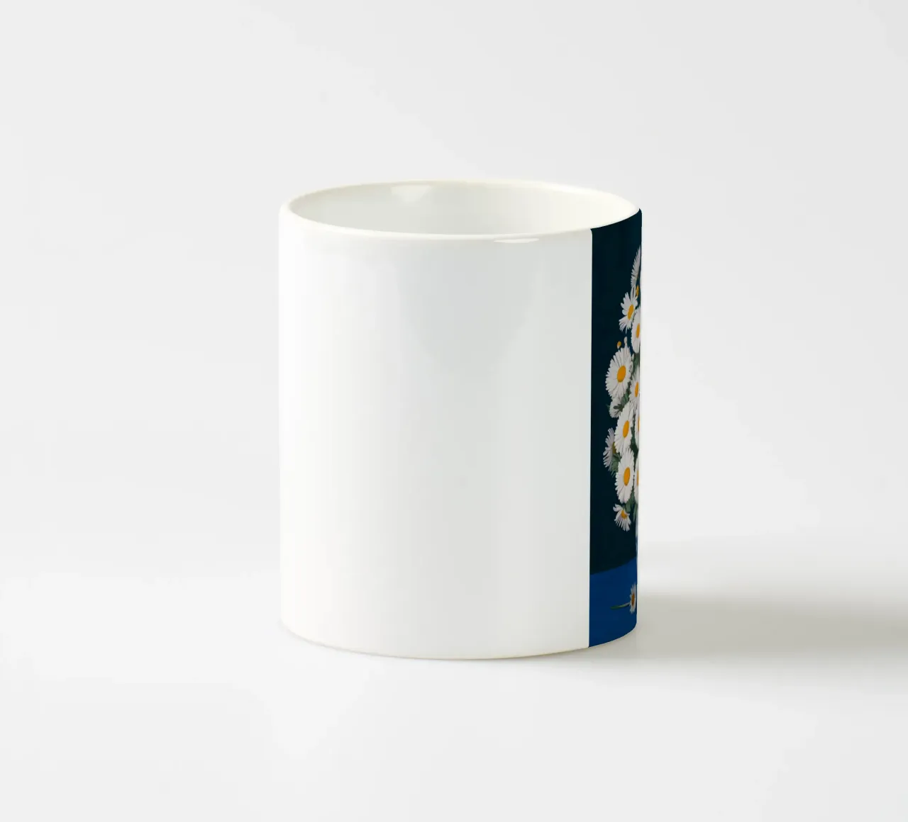 Margherite in un vaso blu tazza in ceramica da logic