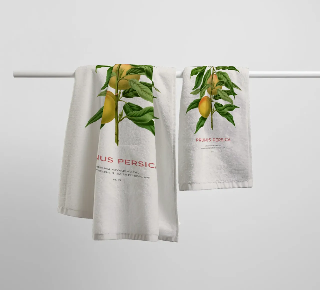 Pfirsich oder Prunus persica Handtuch von Vintagrafica