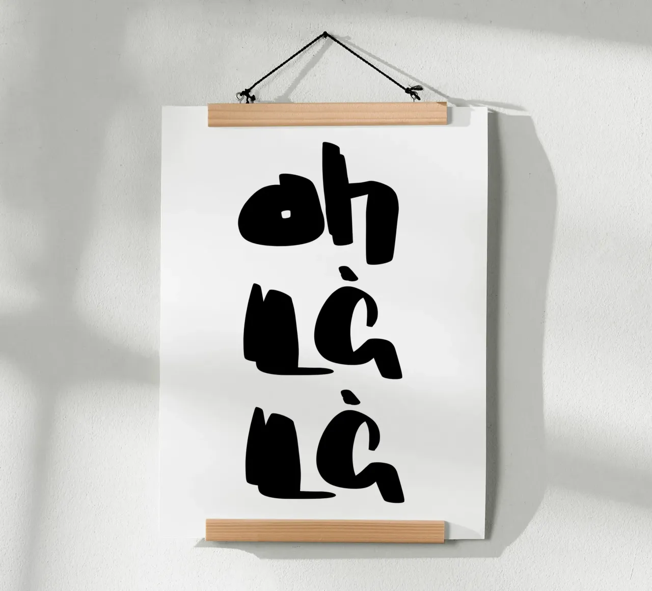 oh la la poster con telaio in alluminio da LIMITED EDITION LETTERS