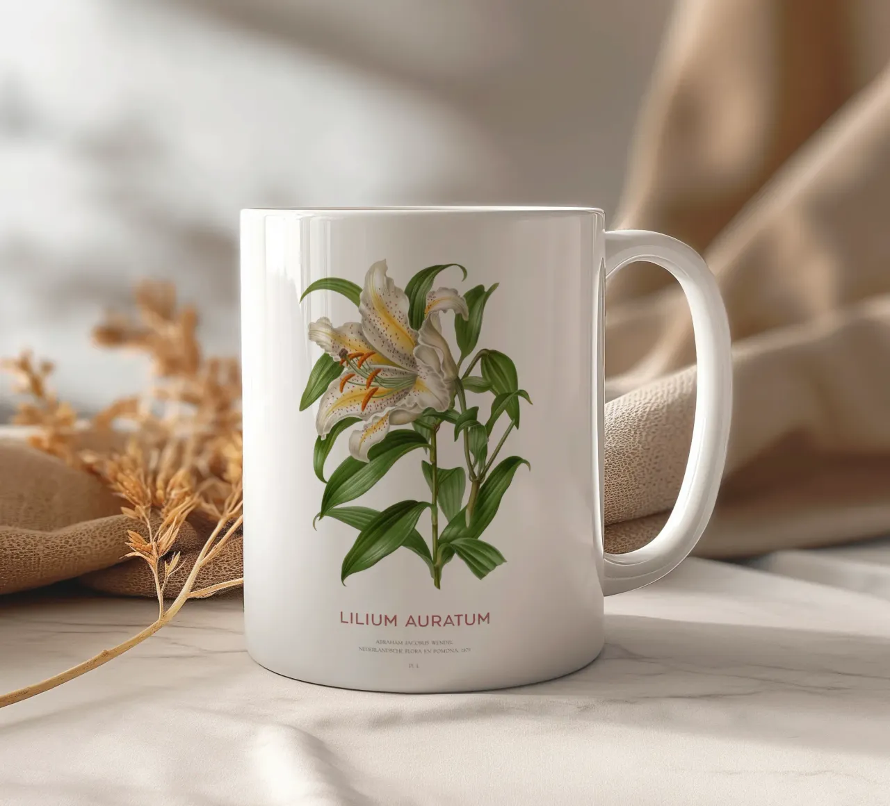Goudgerande lelie of Lilium Auratum keramische mok van Vintagrafica