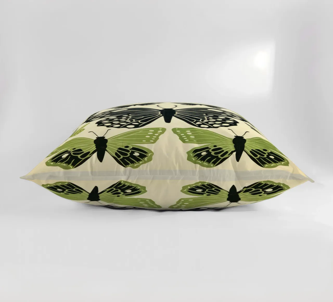 Farfalla verde 2 cuscino da Minimal Animal Art